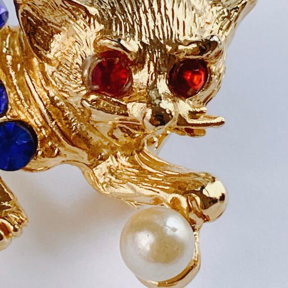 VTG Whimsical Figural Cat Brooch Gold Tone Red Blue Rhinestone Playful Pin - Picture 5 of 8